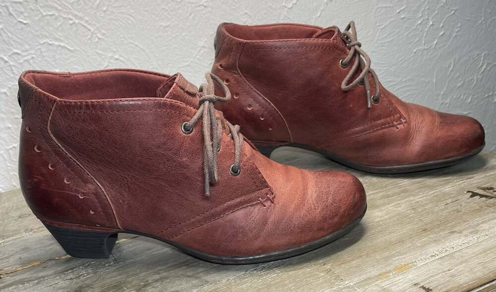 Cobb Hill Aria Womens 7 Red Leather Ankle Chukka Bootie Lace-Up Grandma Cottage